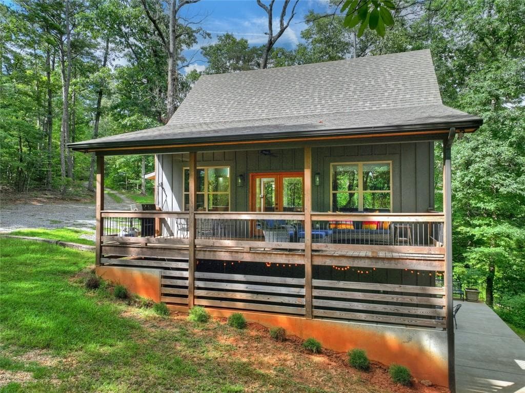 3 bedroom, 2 bathroom, 2,040 sq ft single family residence for sale at 232 Ridge Oaks Way, Ellijay, GA 30540 — photo 2