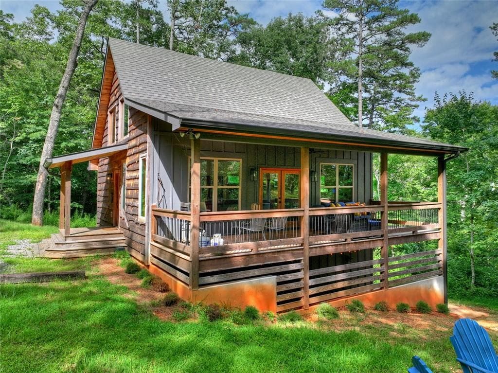 3 bedroom, 2 bathroom, 2,040 sq ft single family residence for sale at 232 Ridge Oaks Way, Ellijay, GA 30540