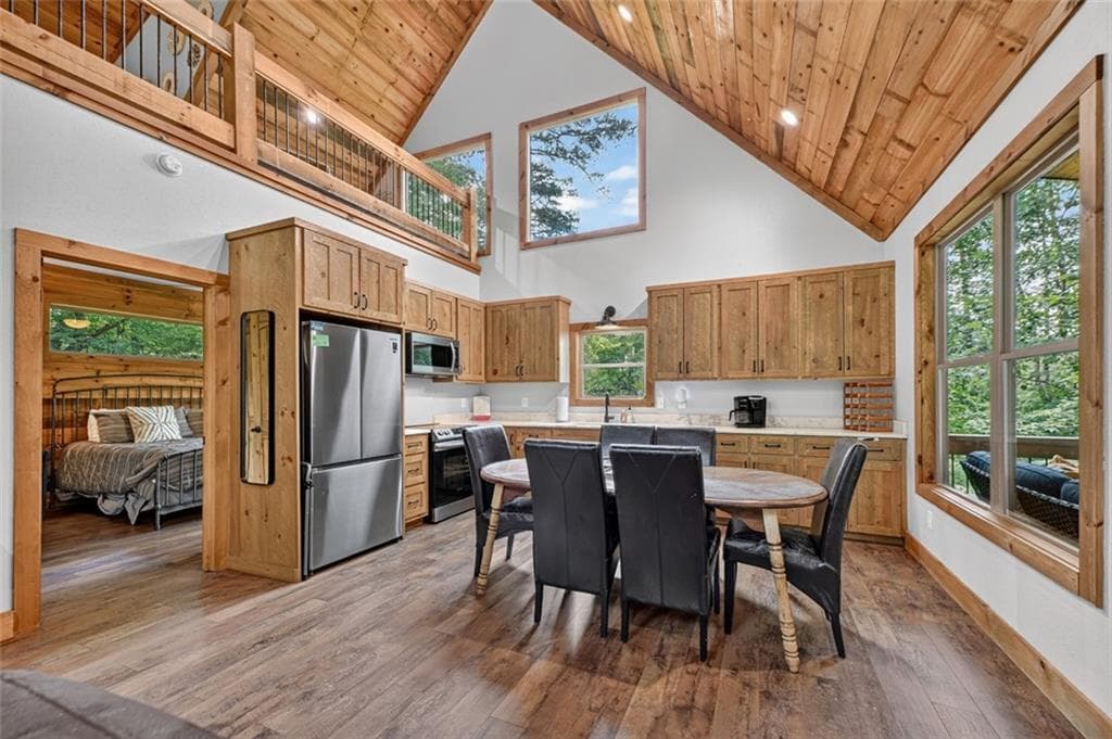 3 bedroom, 2 bathroom, 2,040 sq ft single family residence for sale at 232 Ridge Oaks Way, Ellijay, GA 30540 — photo 8