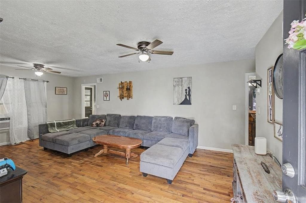 3 bedroom, 2 bathroom, 1,136 sq ft single family residence for sale at 3 Hammond Drive, Plainville, GA 30733 — photo 6