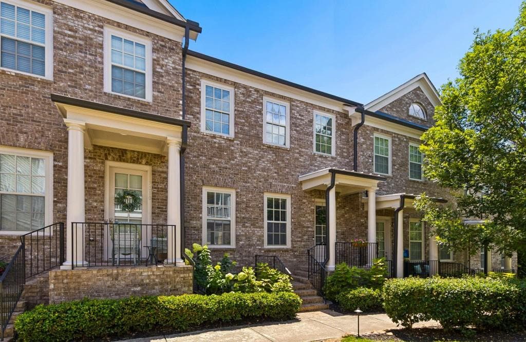 4 bedroom, 4 bathroom, 2,727 sq ft townhouse for sale at 7012 Seneca Court, Roswell, GA 30076 — photo 7