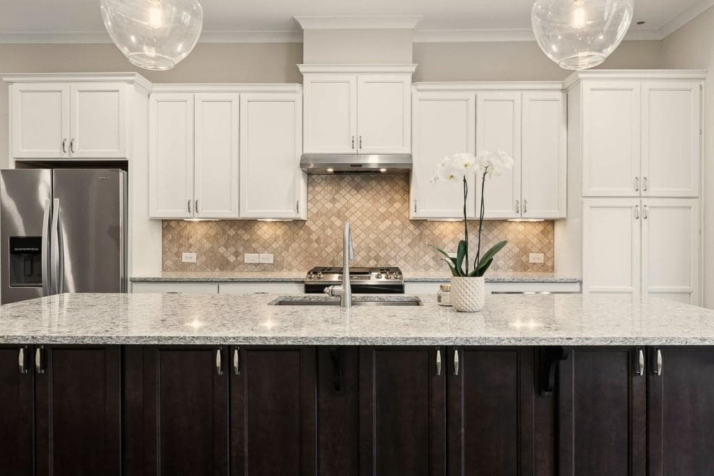 4 bedroom, 4 bathroom, 2,727 sq ft townhouse for sale at 7012 Seneca Court, Roswell, GA 30076 — photo 3