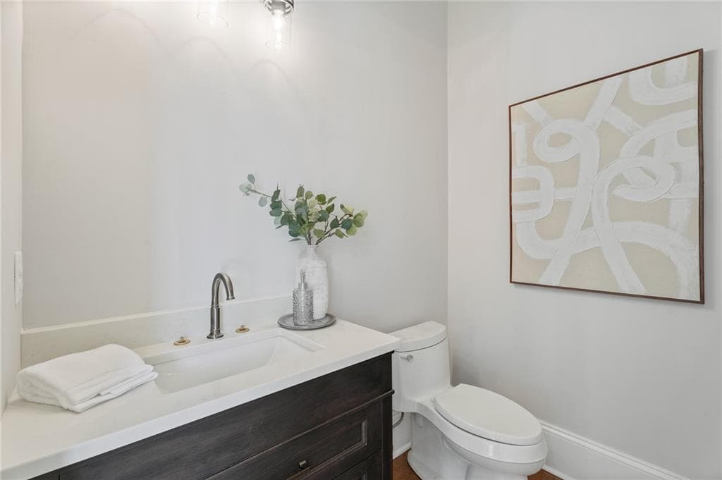 5 bedroom, 7 bathroom, 4,700 sq ft single family residence for sale at 16500 Hopewell Road, Alpharetta, GA 30004 — photo 5