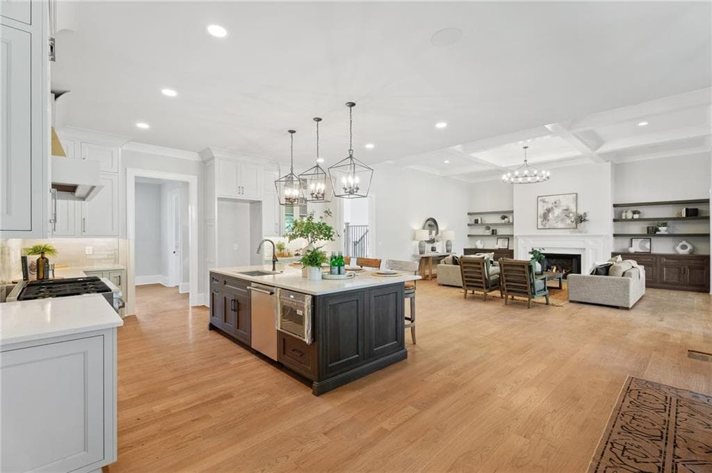 5 bedroom, 7 bathroom, 4,700 sq ft single family residence for sale at 16500 Hopewell Road, Alpharetta, GA 30004 — photo 9
