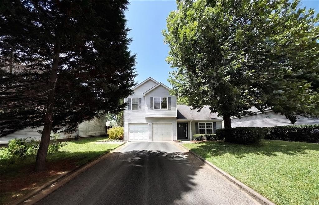 3 bedroom, 3 bathroom, 1,599 sq ft single family residence for sale at 6263 Crooked Creek Lane, Rex, GA 30273