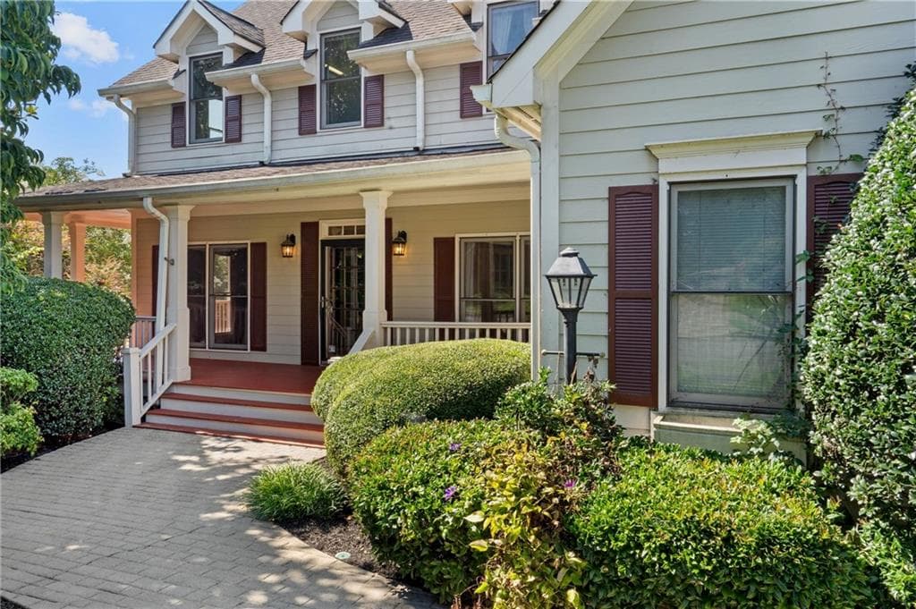 7 bedroom, 5 bathroom, 4,383 sq ft single family residence under contract at 1501 Haven Crest Drive, Powder Springs, GA 30127 — photo 3