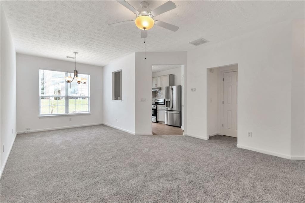 3 bedroom, 3 bathroom, 1,548 sq ft townhouse for sale at 6243 Shoreview Circle, Flowery Branch, GA 30542 — photo 5