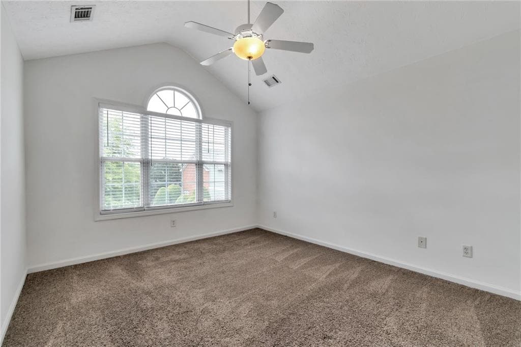 3 bedroom, 3 bathroom, 1,548 sq ft townhouse for sale at 6243 Shoreview Circle, Flowery Branch, GA 30542 — photo 8