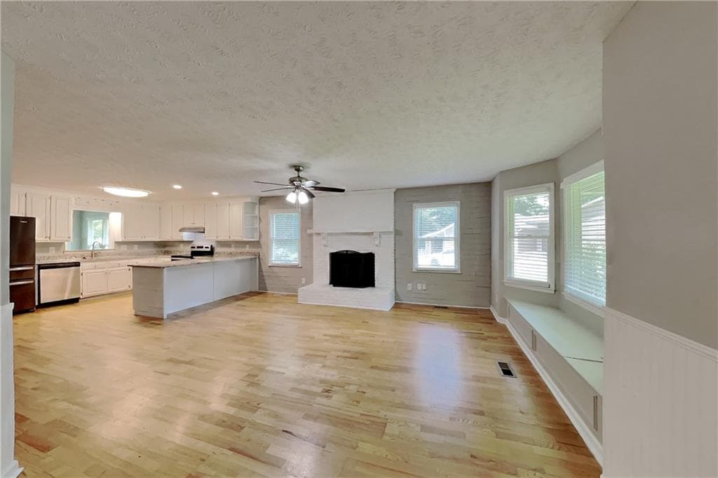 3 bedroom, 2 bathroom, 1,948 sq ft single family residence for rent at 2330 Hinton Road, Dacula, GA 30019 for $2,045 a month — photo 2
