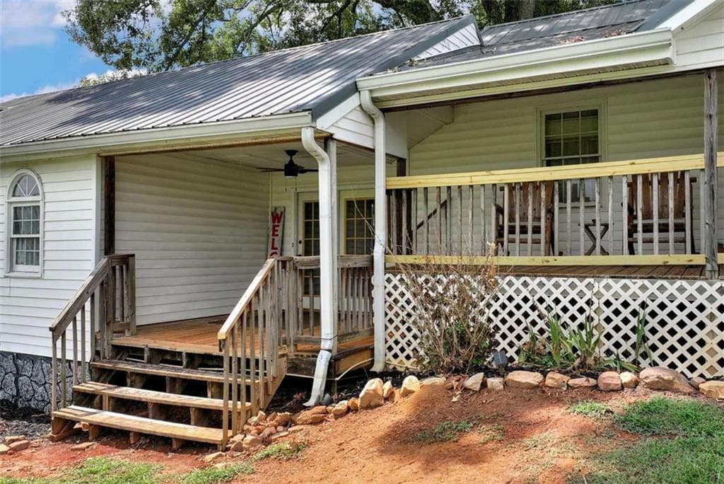 3 bedroom, 2 bathroom, 2,625 sq ft single family residence under contract at 6009 Holly Springs Road, Pendergrass, GA 30567 — photo 3