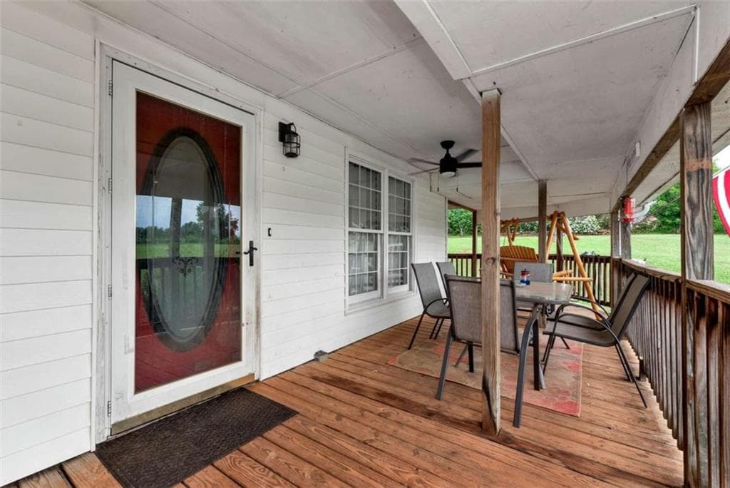 3 bedroom, 2 bathroom, 2,625 sq ft single family residence under contract at 6009 Holly Springs Road, Pendergrass, GA 30567 — photo 6
