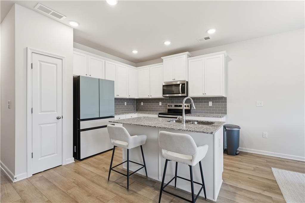 3 bedroom, 3 bathroom, 1,467 sq ft townhouse for rent at 330 Regent Park, Hoschton, GA 30548 for $1,950 a month — photo 6