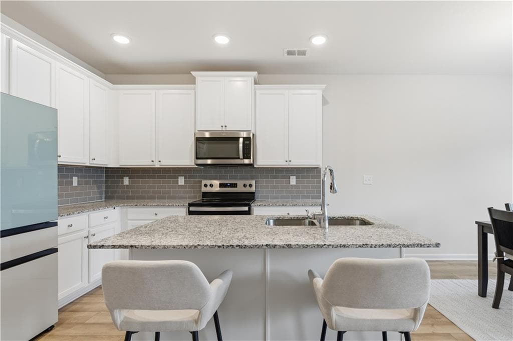 3 bedroom, 3 bathroom, 1,467 sq ft townhouse for rent at 330 Regent Park, Hoschton, GA 30548 for $1,950 a month — photo 7