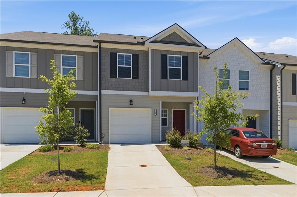 3 bedroom, 3 bathroom, 1,467 sq ft townhouse for rent at 330 Regent Park, Hoschton, GA 30548 for $1,950 a month — photo 2