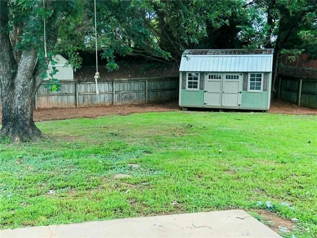 4 bedroom, 2 bathroom, 2,034 sq ft single family residence under contract at 29 Winding Creek Court, Dawsonville, GA 30534 — photo 10