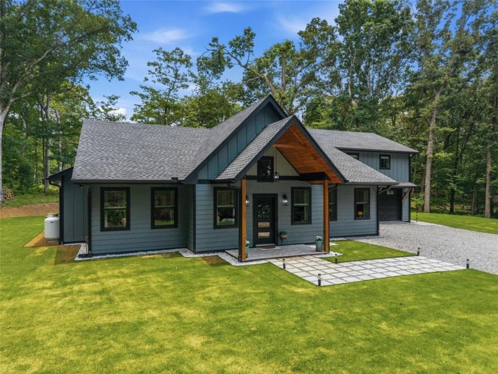 3 bedroom, 2 bathroom, 3,016 sq ft single family residence under contract at 381 Parks Drive, Ellijay, GA 30536 — photo 3