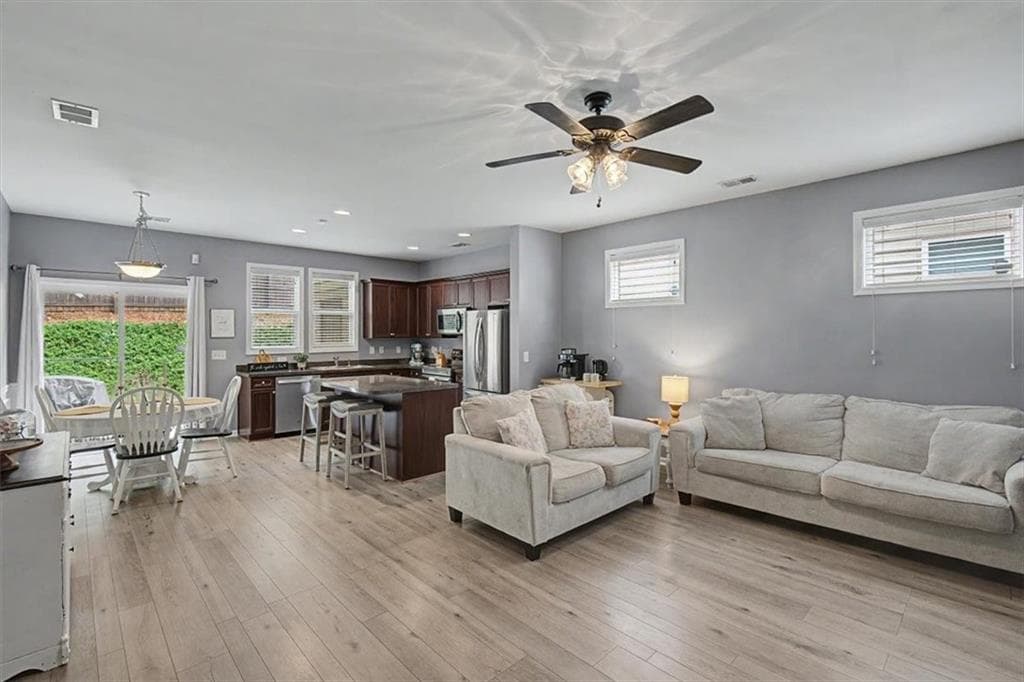 3 bedroom, 3 bathroom, 1,524 sq ft townhouse for sale at 3924 Cyrus Crest Circle, Kennesaw, GA 30152 — photo 9