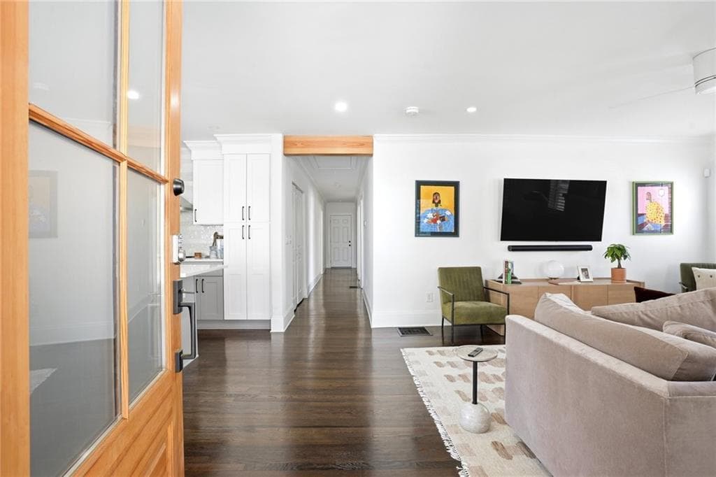 3 bedroom, 2 bathroom, 1,658 sq ft single family residence under contract at 496 Shannon Drive, Atlanta, GA 30310 — photo 2
