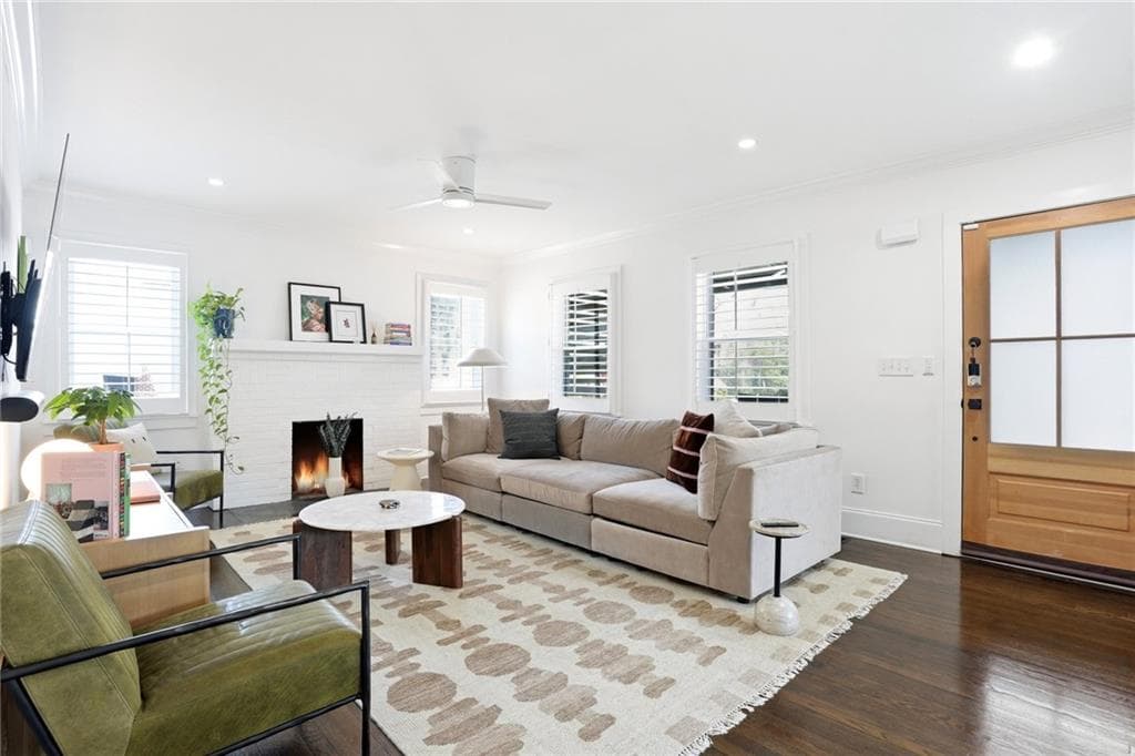 3 bedroom, 2 bathroom, 1,658 sq ft single family residence under contract at 496 Shannon Drive, Atlanta, GA 30310 — photo 4