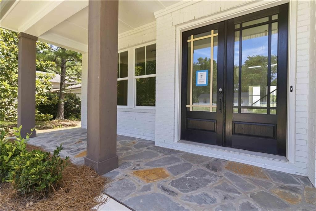 5 bedroom, 6 bathroom, 3,870 sq ft single family residence under contract at 3090 Waterfront Circle, Marietta, GA 30062 — photo 7