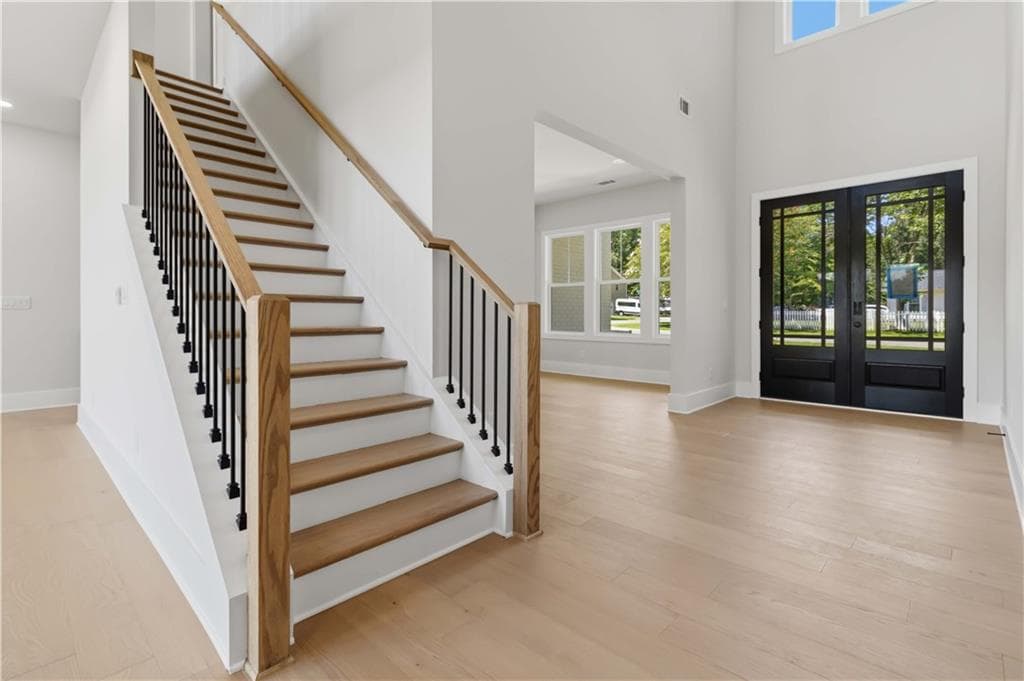 5 bedroom, 6 bathroom, 3,870 sq ft single family residence under contract at 3090 Waterfront Circle, Marietta, GA 30062 — photo 8