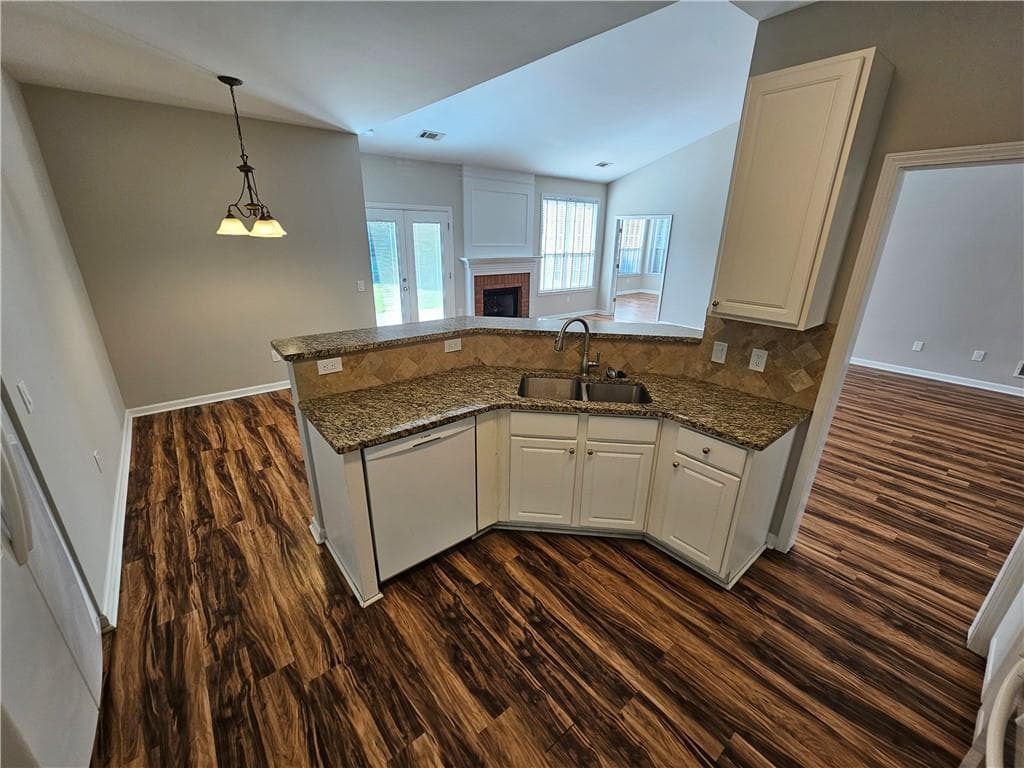 3 bedroom, 3 bathroom, 2,207 sq ft single family residence for rent at 1550 Argonne Lane, Alpharetta, GA 30004 for $3,200 a month — photo 3
