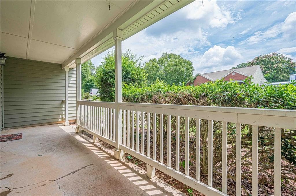 3 bedroom, 3 bathroom, 1,776 sq ft single family residence for sale at 4841 Wilkie Way, Acworth, GA 30102 — photo 6