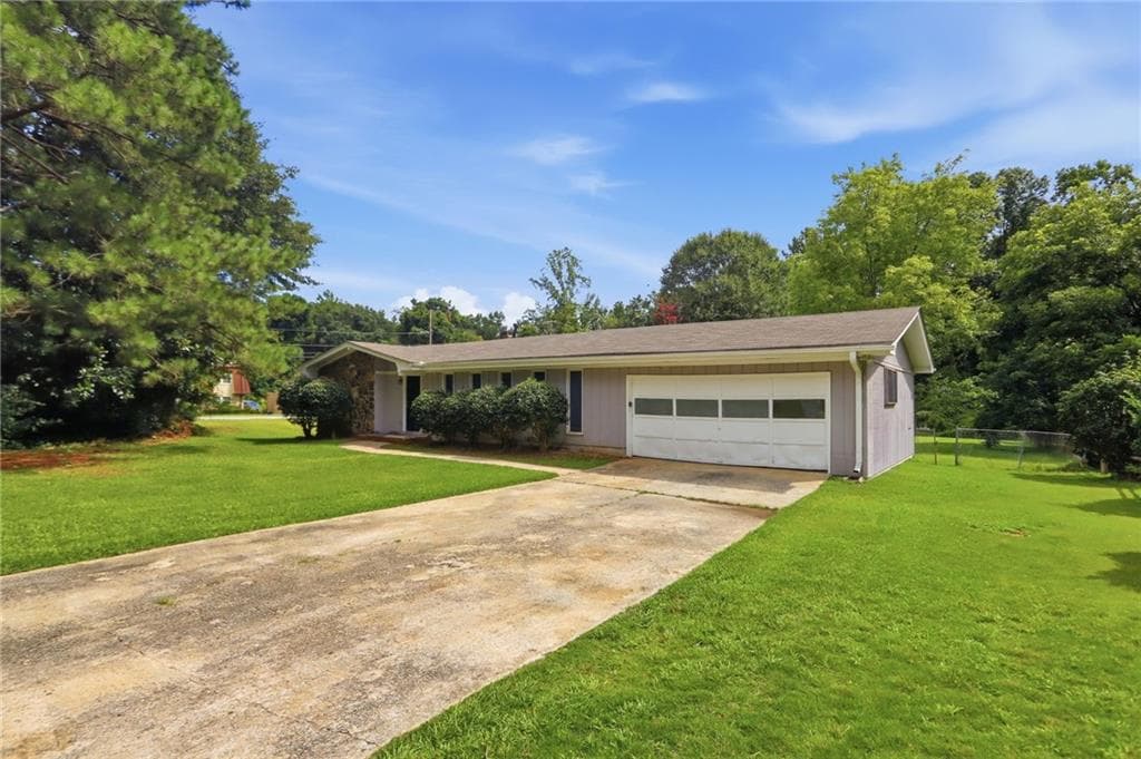 3 bedroom, 2 bathroom, 1,955 sq ft single family residence under contract at 1592 Envoy Place, Riverdale, GA 30296 — photo 2