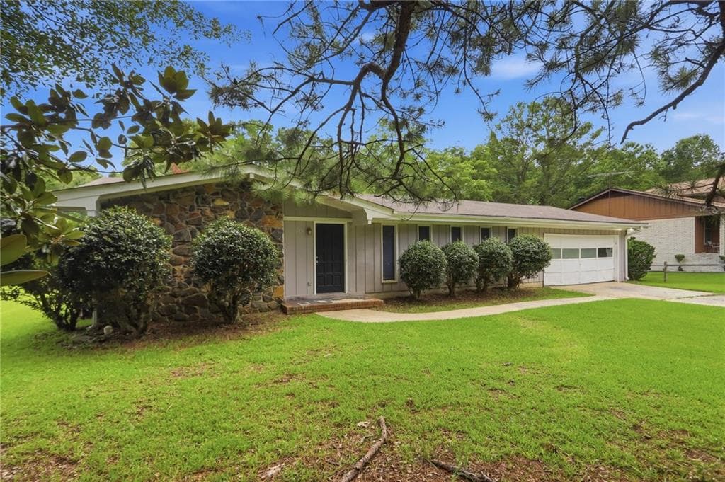 3 bedroom, 2 bathroom, 1,955 sq ft single family residence under contract at 1592 Envoy Place, Riverdale, GA 30296 — photo 3