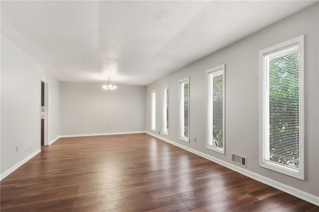 3 bedroom, 2 bathroom, 1,955 sq ft single family residence under contract at 1592 Envoy Place, Riverdale, GA 30296 — photo 9