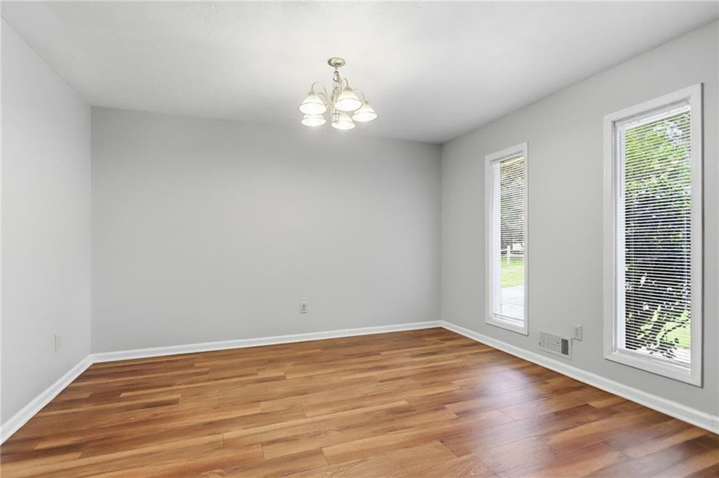 3 bedroom, 2 bathroom, 1,955 sq ft single family residence under contract at 1592 Envoy Place, Riverdale, GA 30296 — photo 10