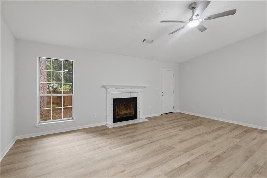 3 bedroom, 2 bathroom, 1,255 sq ft single family residence under contract at 307 Wood Ridge, Peachtree City, GA 30269 — photo 2