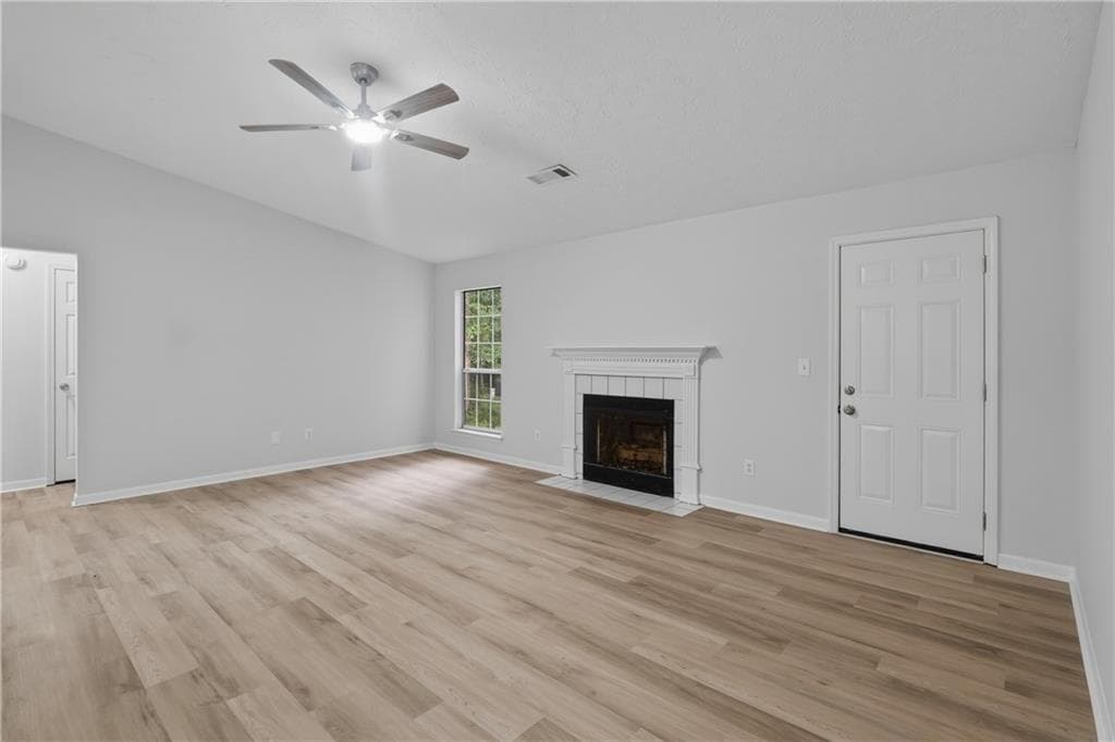 3 bedroom, 2 bathroom, 1,255 sq ft single family residence under contract at 307 Wood Ridge, Peachtree City, GA 30269 — photo 3