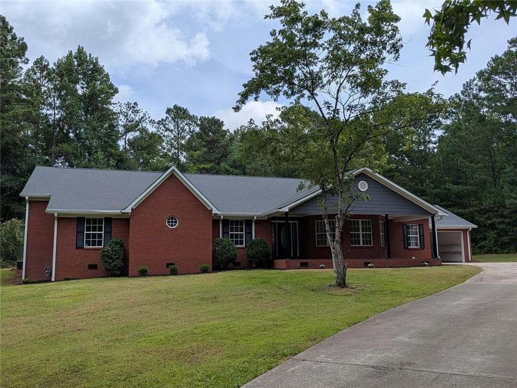 4 bedroom, 5 bathroom, 3,951 sq ft single family residence under contract at 2165 Bakers Bridge Road, Douglasville, GA 30134 — photo 2