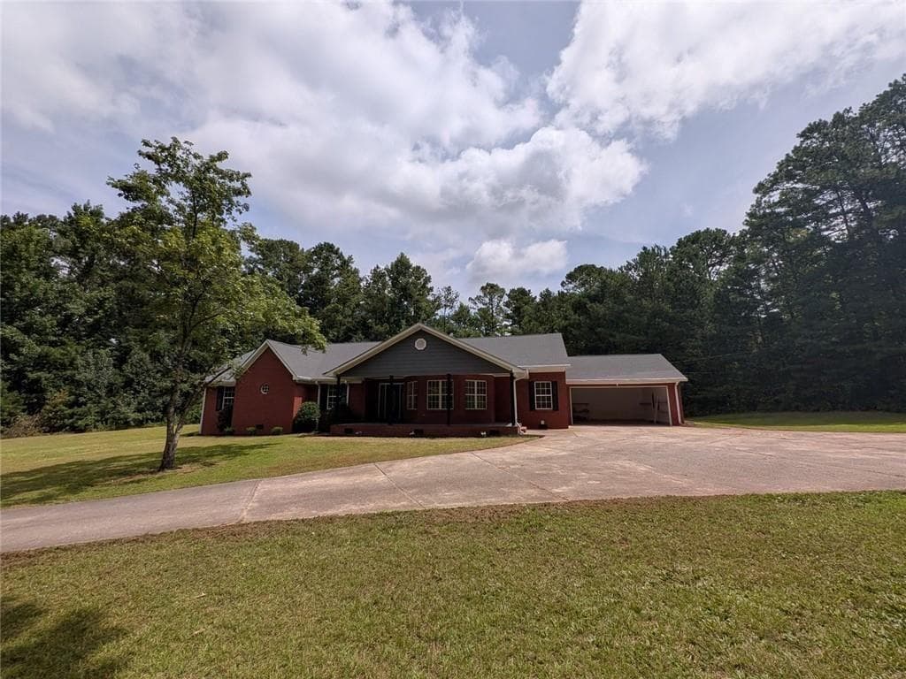 4 bedroom, 5 bathroom, 3,951 sq ft single family residence under contract at 2165 Bakers Bridge Road, Douglasville, GA 30134 — photo 8