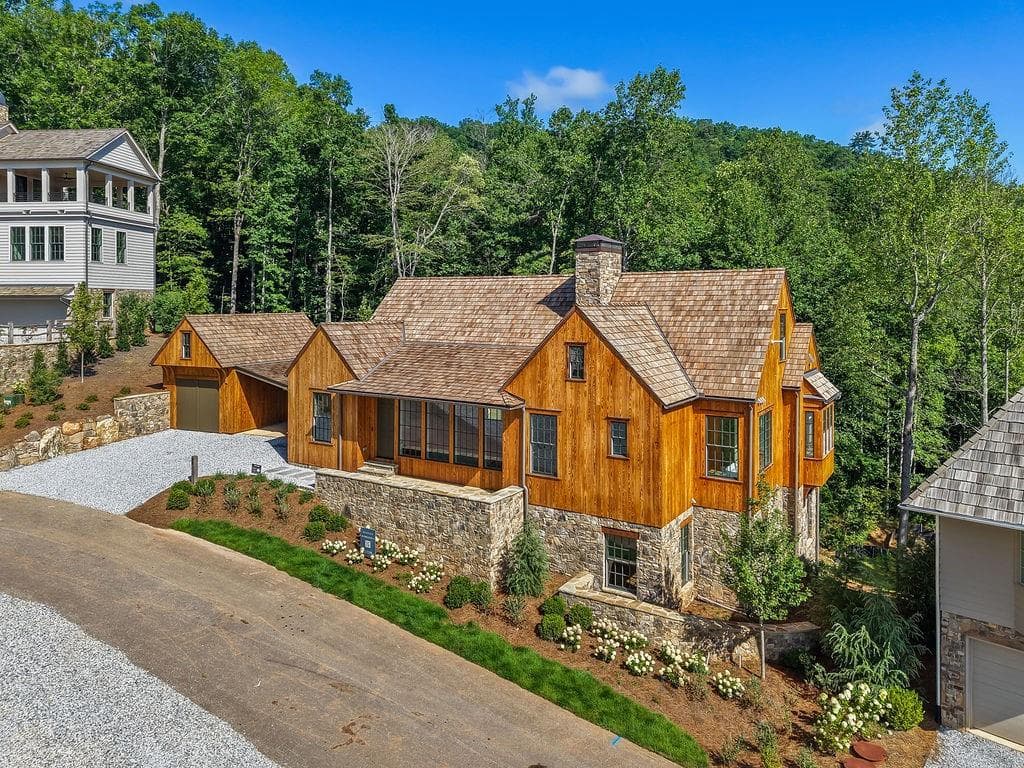 4 bedroom, 5 bathroom, 3,447 sq ft single family residence for sale at 80 Cove View Lane, Clarkesville, GA 30523 — photo 5