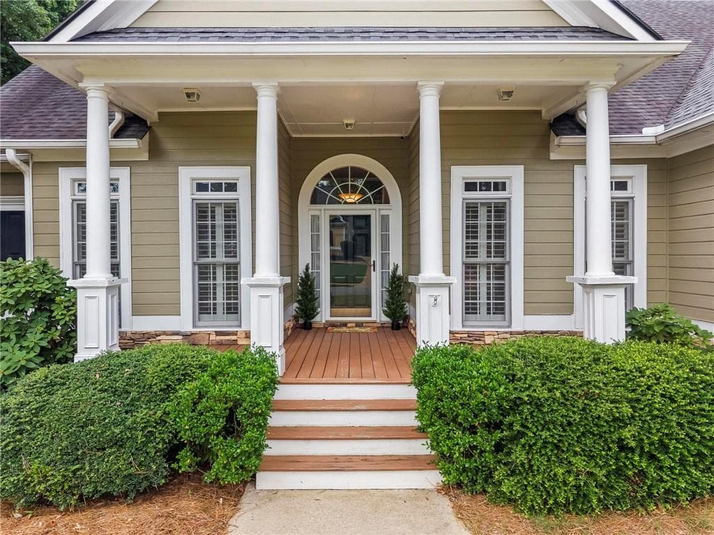 5 bedroom, 5 bathroom, 3,883 sq ft single family residence for sale at 203 Glenhaven Way, Woodstock, GA 30188 — photo 3