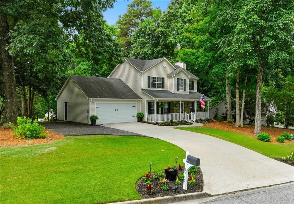 3 bedroom, 3 bathroom, 1,648 sq ft single family residence for sale at 3063 Rockview Drive, Loganville, GA 30052 — photo 2