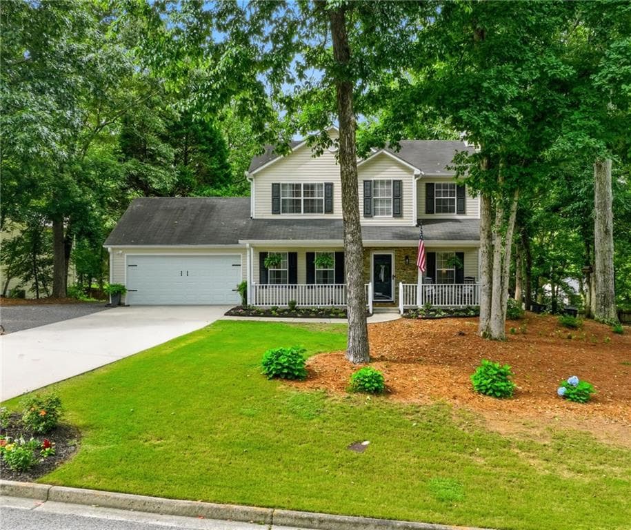 3 bedroom, 3 bathroom, 1,648 sq ft single family residence for sale at 3063 Rockview Drive, Loganville, GA 30052 — photo 3