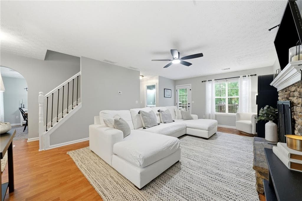 3 bedroom, 3 bathroom, 1,648 sq ft single family residence for sale at 3063 Rockview Drive, Loganville, GA 30052 — photo 7