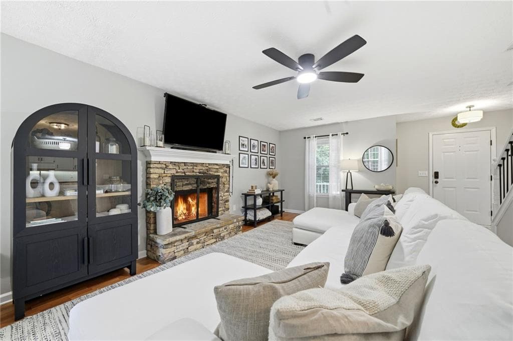 3 bedroom, 3 bathroom, 1,648 sq ft single family residence for sale at 3063 Rockview Drive, Loganville, GA 30052 — photo 8