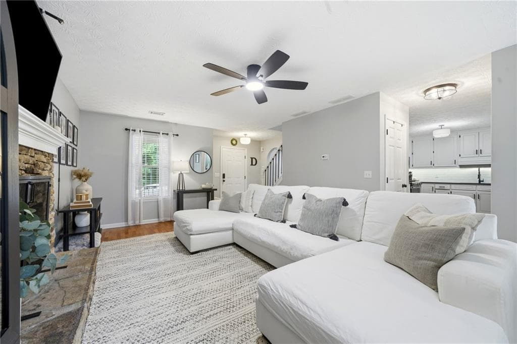 3 bedroom, 3 bathroom, 1,648 sq ft single family residence for sale at 3063 Rockview Drive, Loganville, GA 30052 — photo 10
