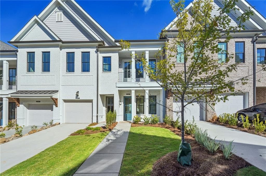 3 bedroom, 2 bathroom, 2,520 sq ft condominium for sale at 4527 Watervale Way 271, Peachtree Corners, GA 30092