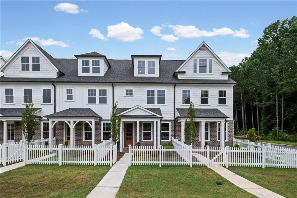 3 bedroom, 3 bathroom, 1,912 sq ft townhouse for sale at 236 Village Overlook L3, Canton, GA 30114 — photo 2