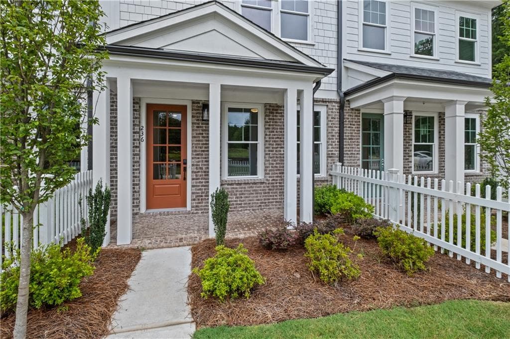 3 bedroom, 3 bathroom, 1,912 sq ft townhouse for sale at 236 Village Overlook L3, Canton, GA 30114 — photo 5