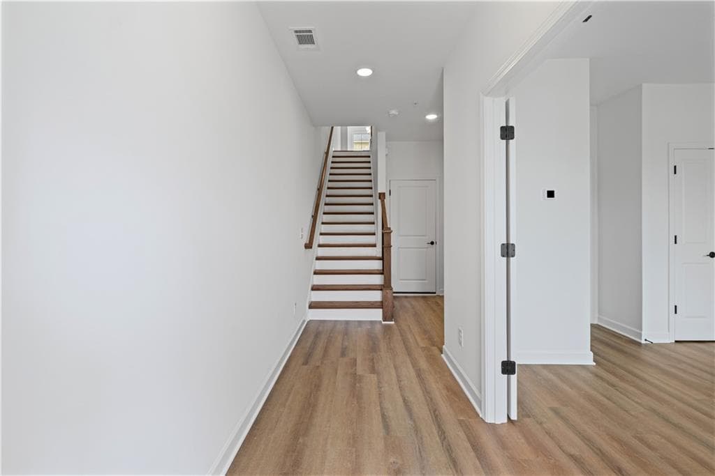3 bedroom, 3 bathroom, 1,912 sq ft townhouse for sale at 236 Village Overlook L3, Canton, GA 30114 — photo 6