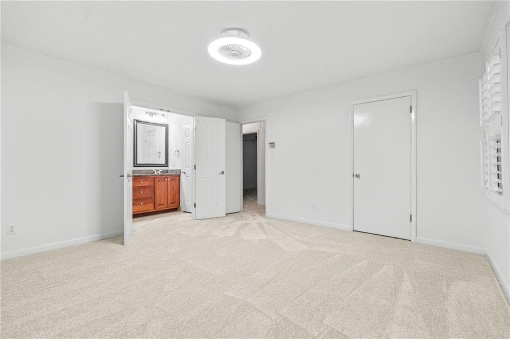 3 bedroom, 2 bathroom, 2,001 sq ft single family residence for sale at 2831 Georgian Terrace, Marietta, GA 30068 — photo 4
