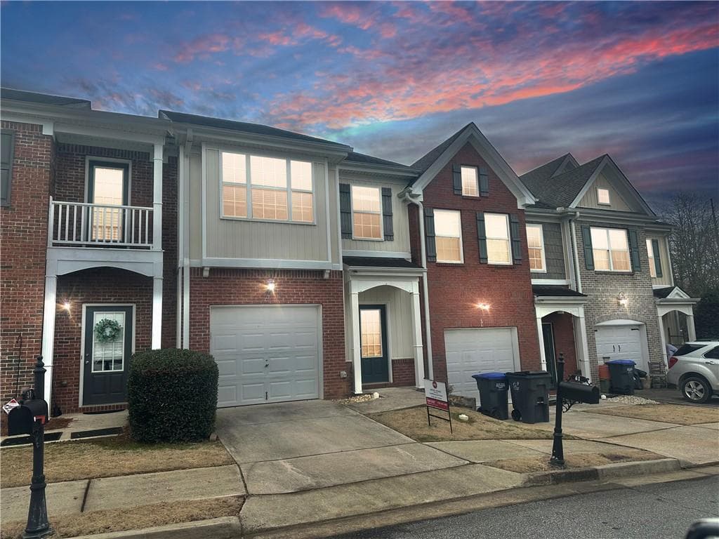 3 bedroom, 3 bathroom, 1,733 sq ft townhouse for sale at 41 Hidden Hickory Court, Dawsonville, GA 30534 — photo 1 of 29