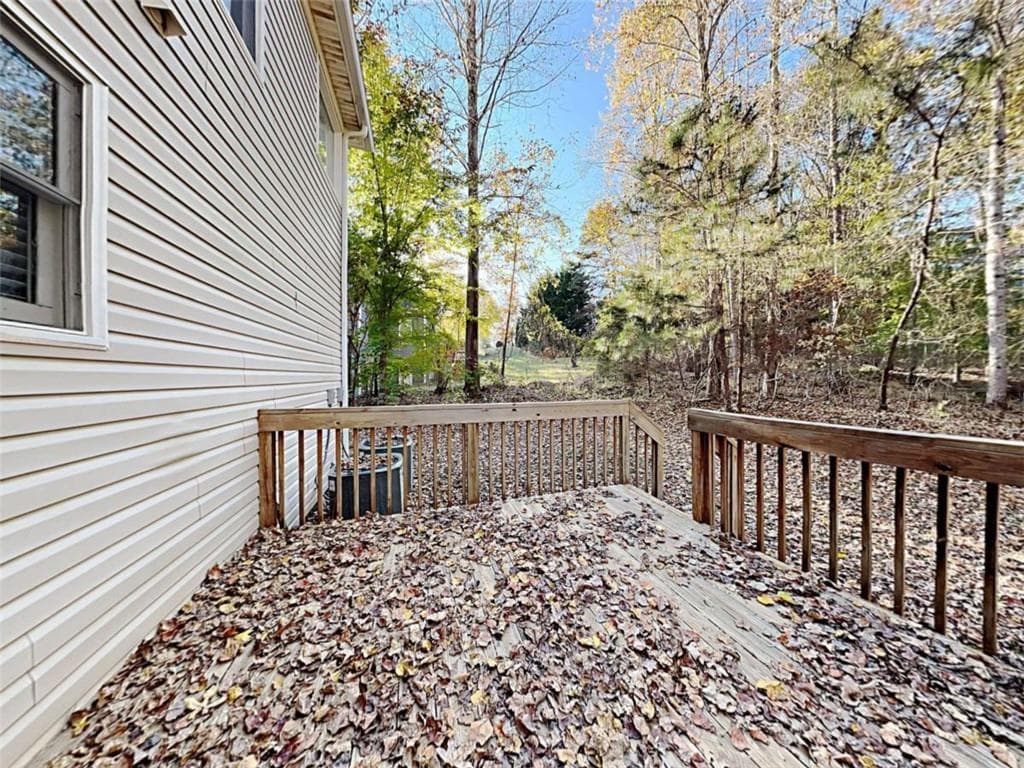 3 bedroom, 3 bathroom, 2,283 sq ft single family residence for sale at 5309 Fernbrook Falls Court, Flowery Branch, GA 30542 — photo 3
