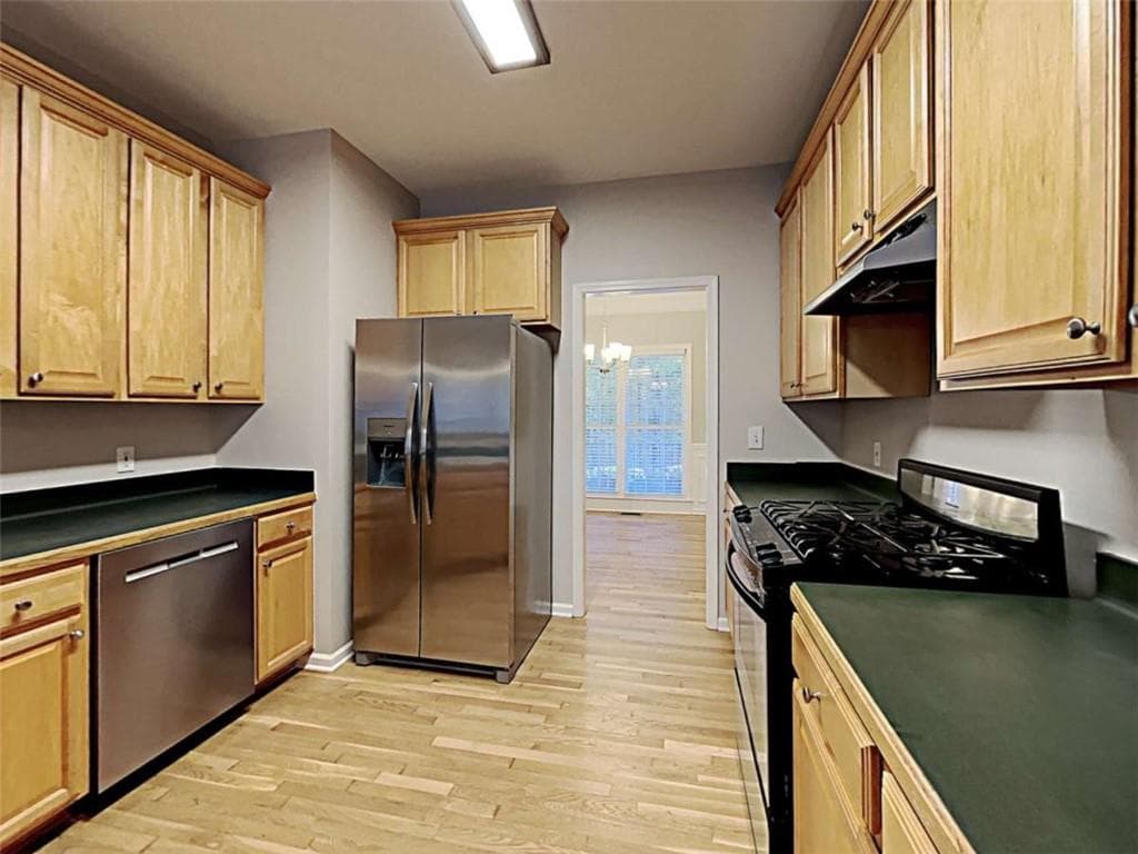 3 bedroom, 3 bathroom, 2,283 sq ft single family residence for sale at 5309 Fernbrook Falls Court, Flowery Branch, GA 30542 — photo 7